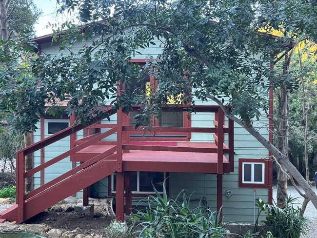 Building Photo - 1734 Topanga Skyline Dr Unit B