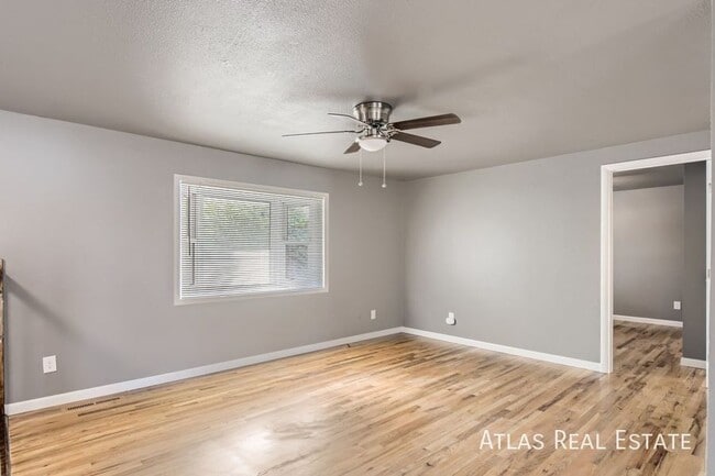 Photo - 1690 Monterey Way