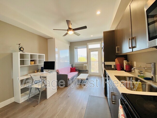 Photo - 607-925 Leon Avenue