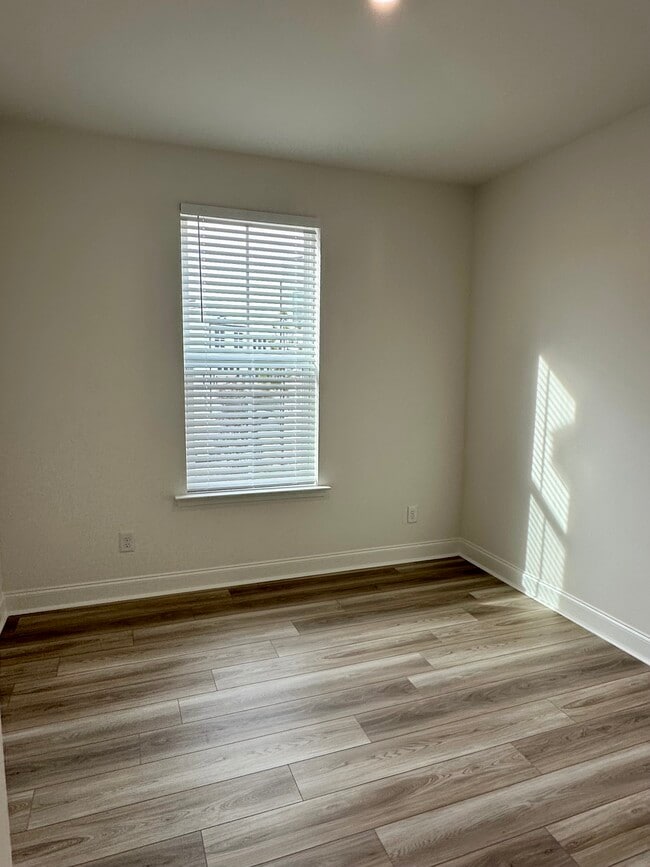 1st Floor Bedroom - 3232 Drift St