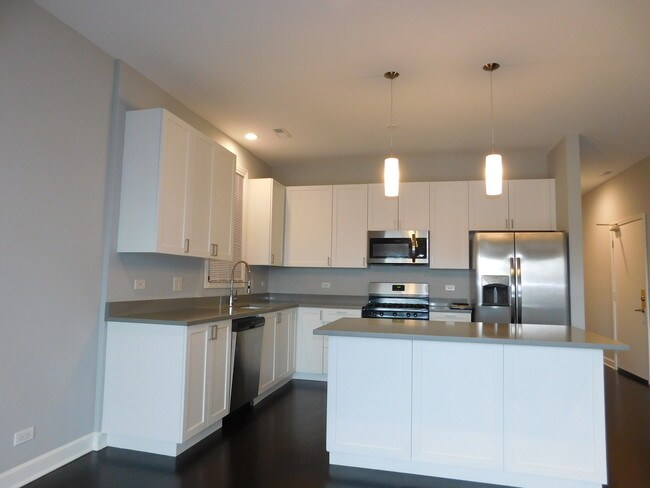 Photo - 1646 N Bosworth Ave