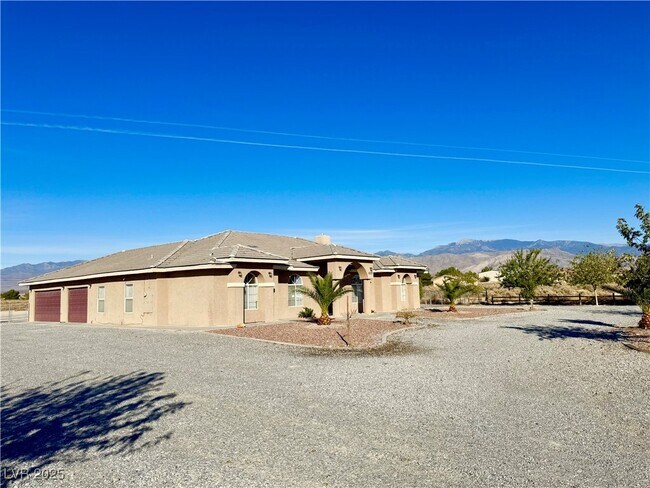 Photo - 2370 Deadwood St