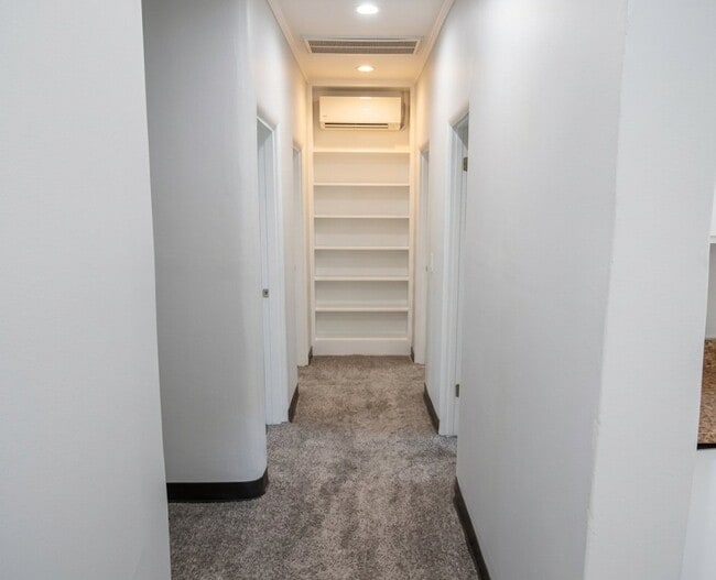 Photo - 22 Burgess Ct