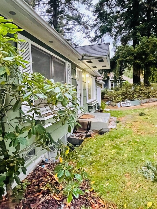 Photo - Wonderful 2-bed, 2-bath home in North Seattle