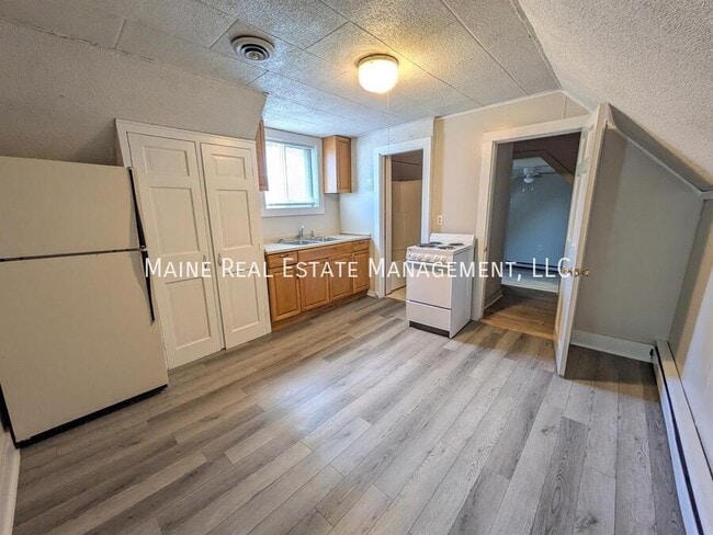 Building Photo - 123 Union St Rental