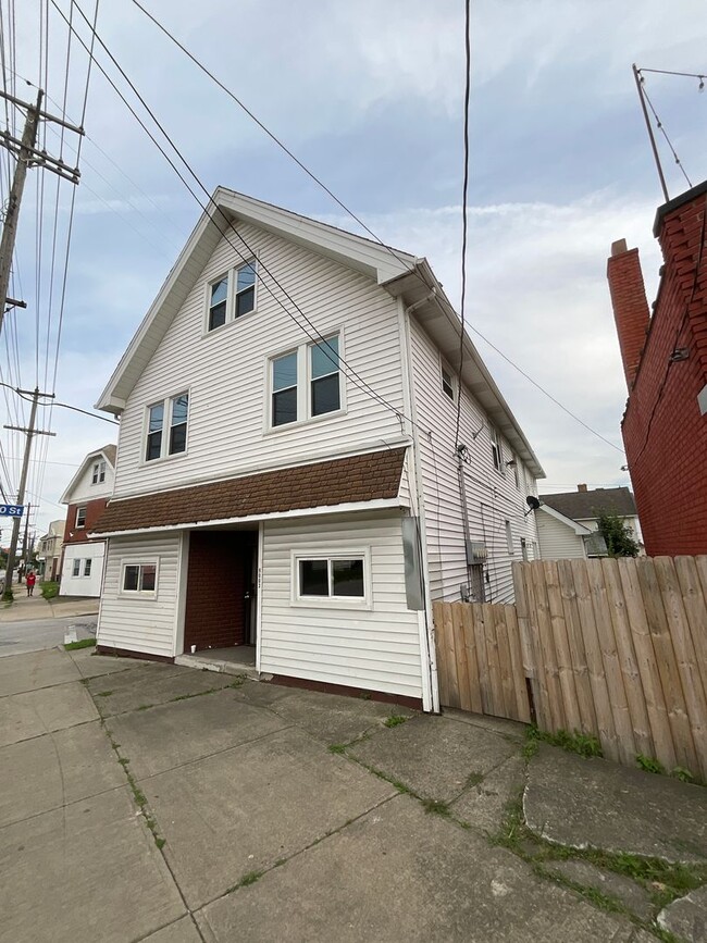 Building Photo - 9003 Denison Ave Unit 9003 Denison Avenue 04 Rental
