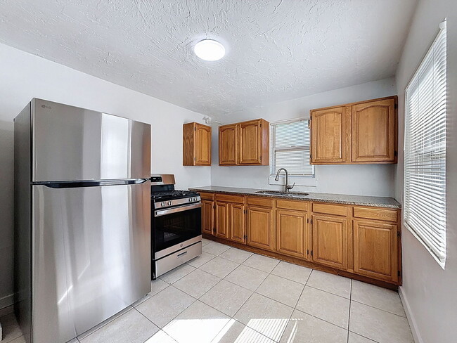 Photo - 1844 27th St S