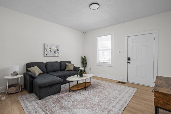 Building Photo - 211 N Addison St Unit ID1303769P Rental