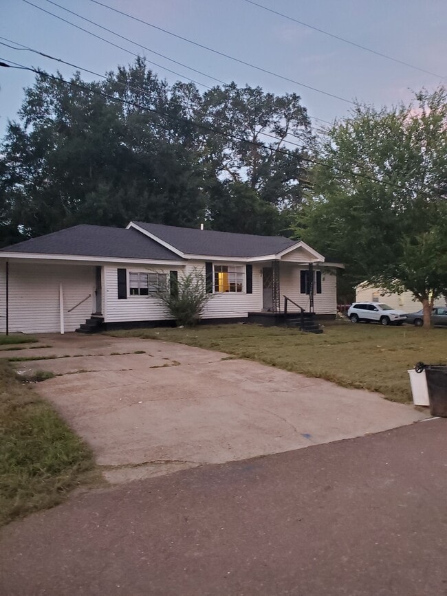 Building Photo - 114 Culpepper Dr Rental