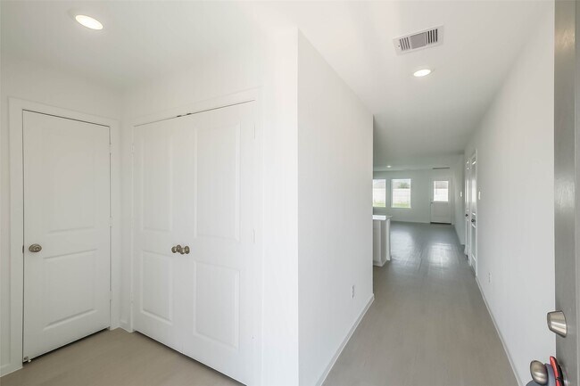 Photo - 6514 Linden Leaf Dr