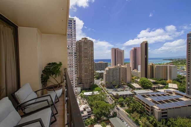 Photo - 411 Hobron Ln