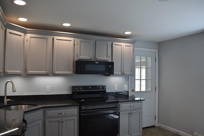 2 Scabbard Mill Brook Rd