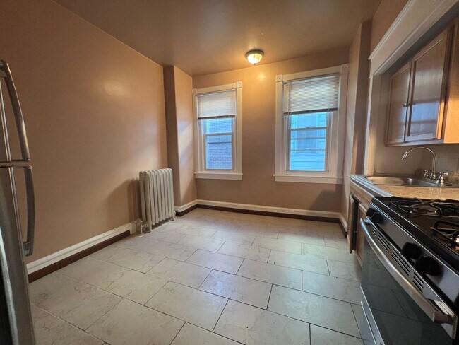 Building Photo - 605 W Olney Ave Unit 2nd Floor