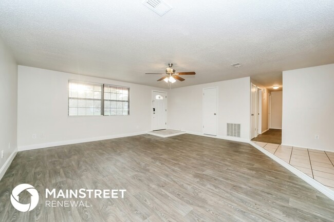 Photo - 2887 Gatling Blvd