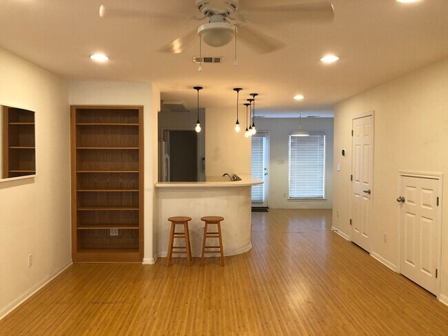 Photo - Great Close-In Condo