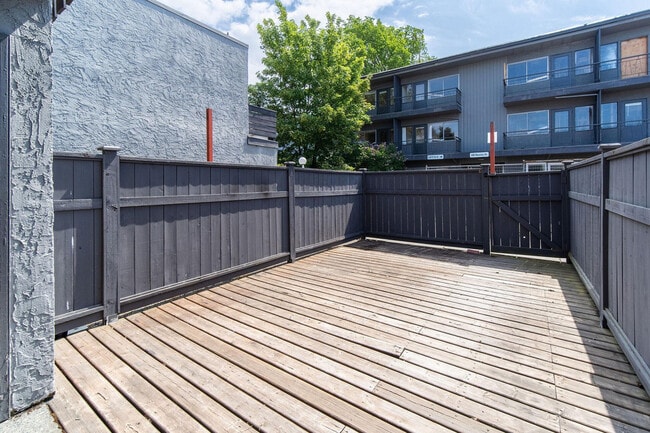 Photo - Waverly Apartments