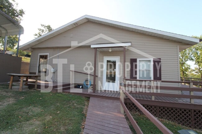 Building Photo - Charming 2 Bedroom Home - Minutes from the...