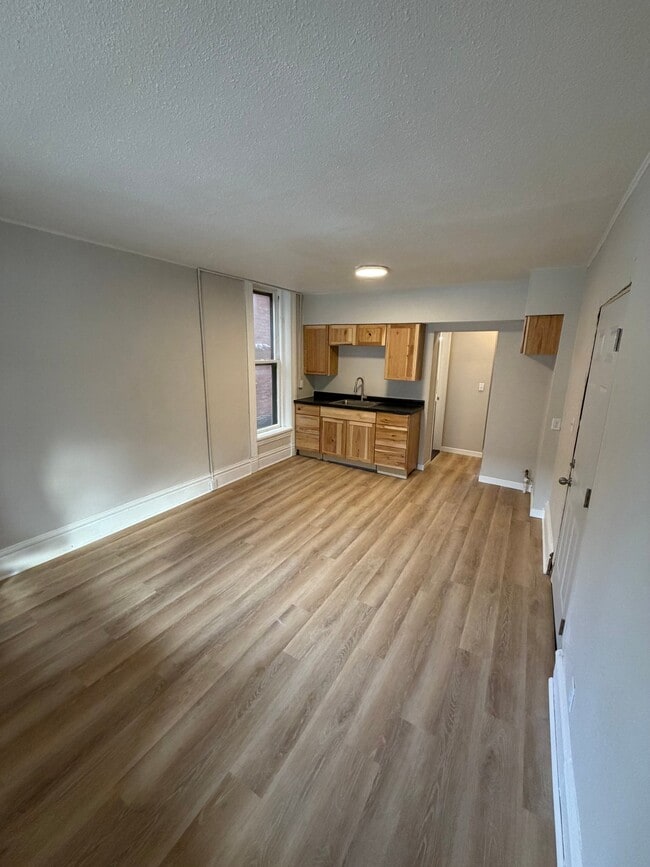 Photo - 116 E 3rd St
