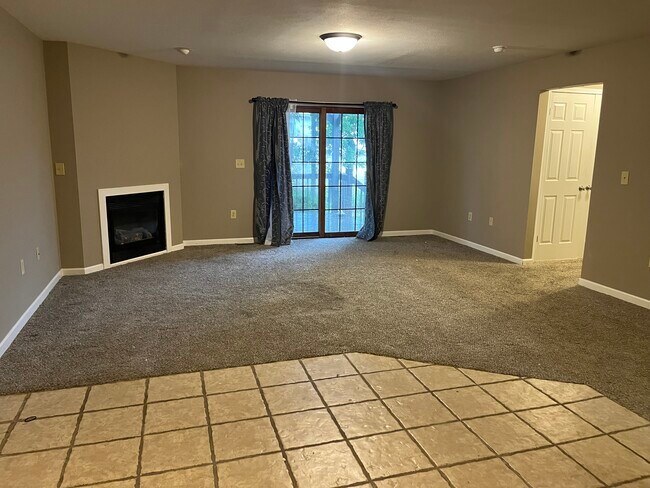 Spacious living area - 114 N Third St Unit C