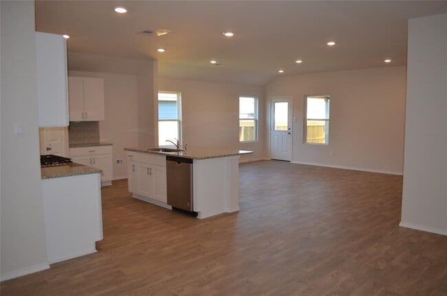 Photo - 1806 Windsor Blvd