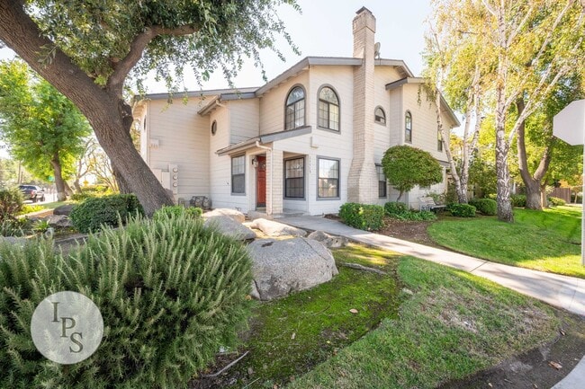 Photo - Westside Kerman Prestigious TownHome, 2/2,...