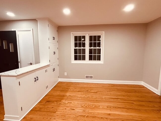 Photo - NICE  3BR RAMBLER CLOSE TO NIH