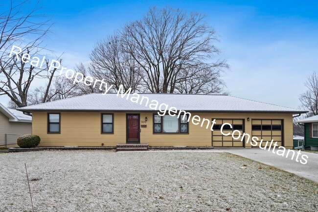 3 Bedroom Ranch Home in Blue Springs - 3 Bedroom Ranch Home in Blue Springs