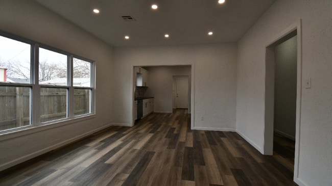 Photo - 422 N 8th St