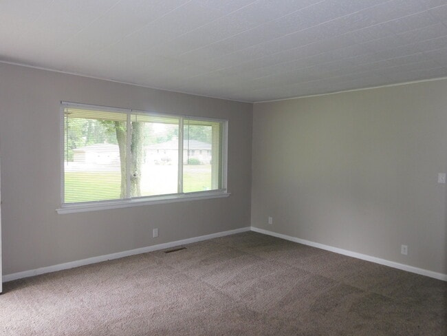 Photo - 901 Mahrenholz Ave