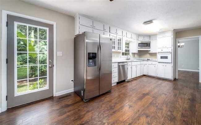 Photo - 4 bed & 2.5 bath with a pool