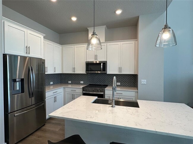 Photo - 2328 Lindstrom St
