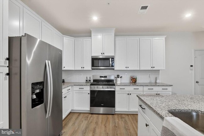 Building Photo - 9427 James MacGowan Ln