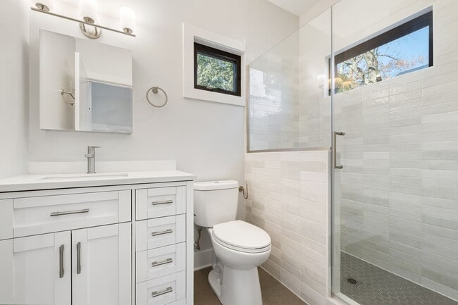 Photo - Modern and welcoming 3 bed 2.5 bath downtown retreat with second story balcony.