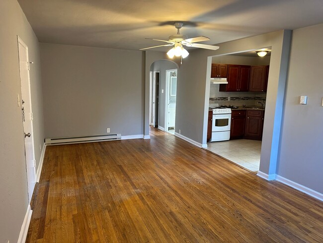 Building Photo - 6141 1/2 Old York Road Unit 2 Rental