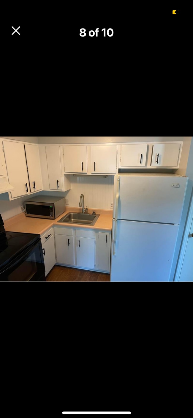 kitchen - 4152 W Curry Ct