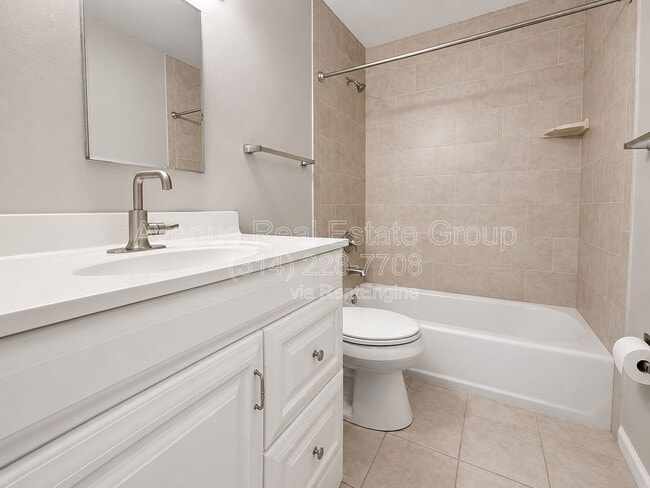 Photo - 35 Cathcart Dr Unit Apartment D