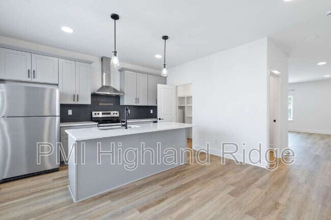 Photo - 700 N Dupont Ave