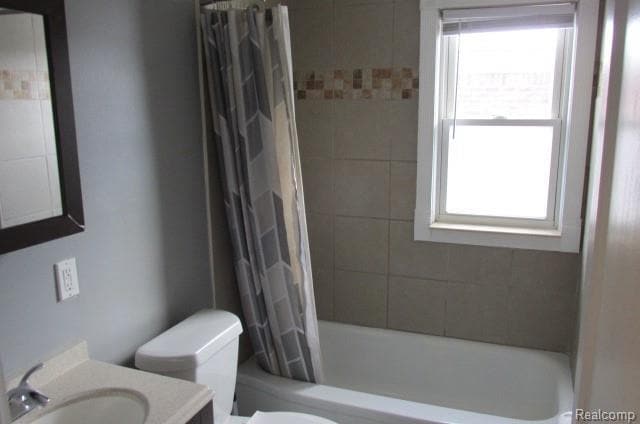 Photo - 932 Detroit Ave