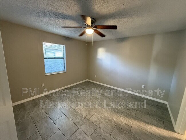 Photo - 321 W Belmar St