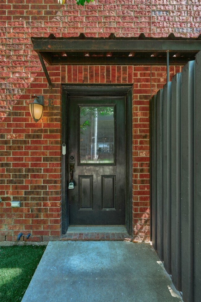 2422 Navigation Blvd Unit E