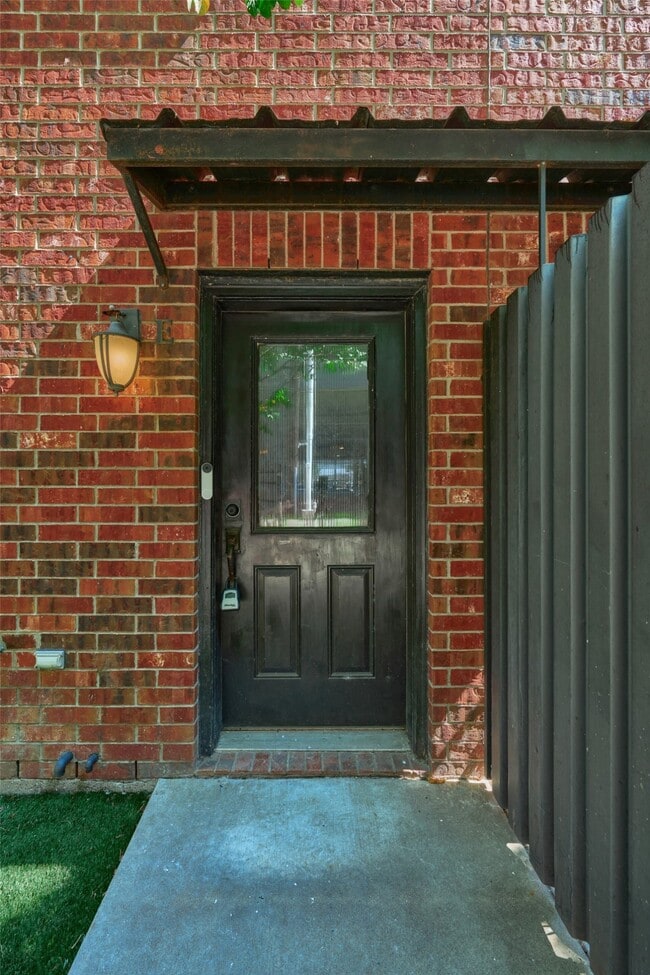 Photo - 2422 Navigation Blvd Unit E