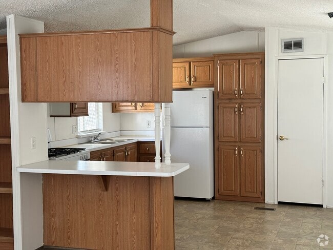 Building Photo - 895 E McNeil Rd Rental