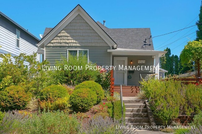 Building Photo - 5515 N Bowdoin St Rental