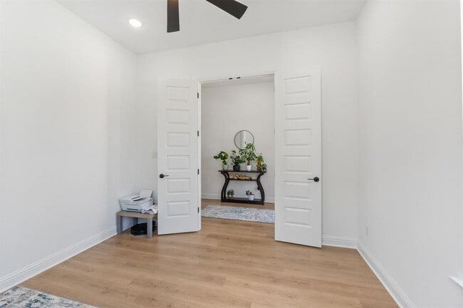 Photo - 125 Plainsman Ln