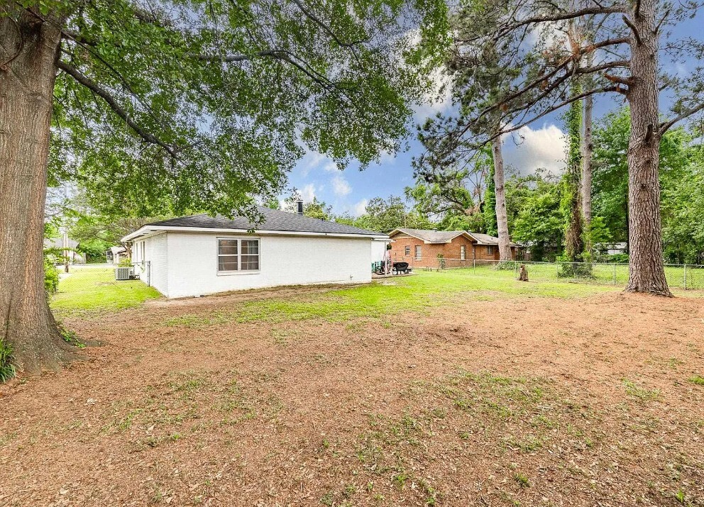 Photo - 2207 Elizabeth St