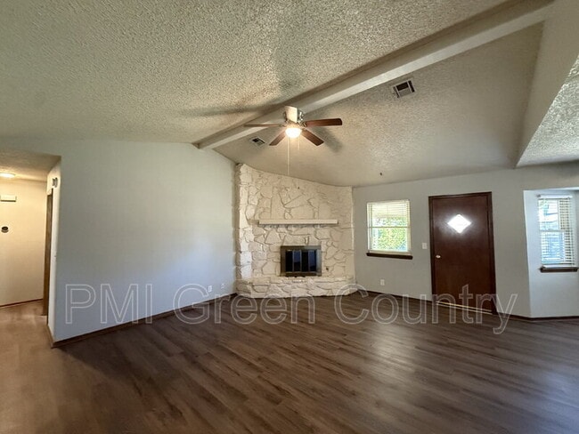 Photo - 4708 S Maple Ave