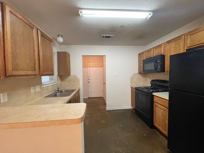 Photo - 4006 Cambridge Dr Unit # B
