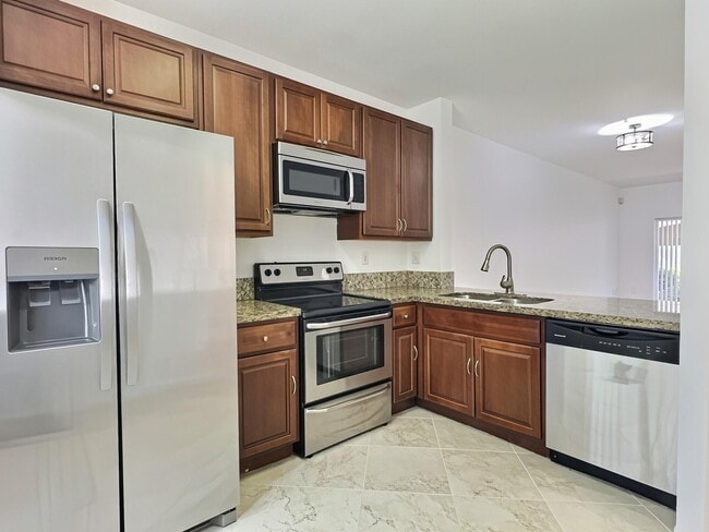 Photo - 8833 S Isles Cir