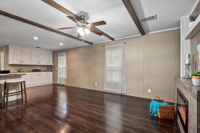 Photo - 211 Woodstock House