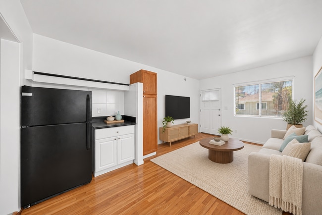 19 19th Ave Unit 3